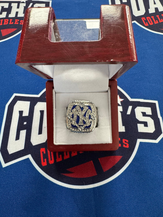 New York Yankee 2009 World Series Replica Ring with Display Box
