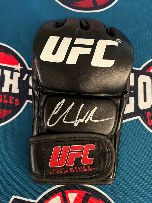 Chris Weidman Autographed UFC Glove (Beckett)