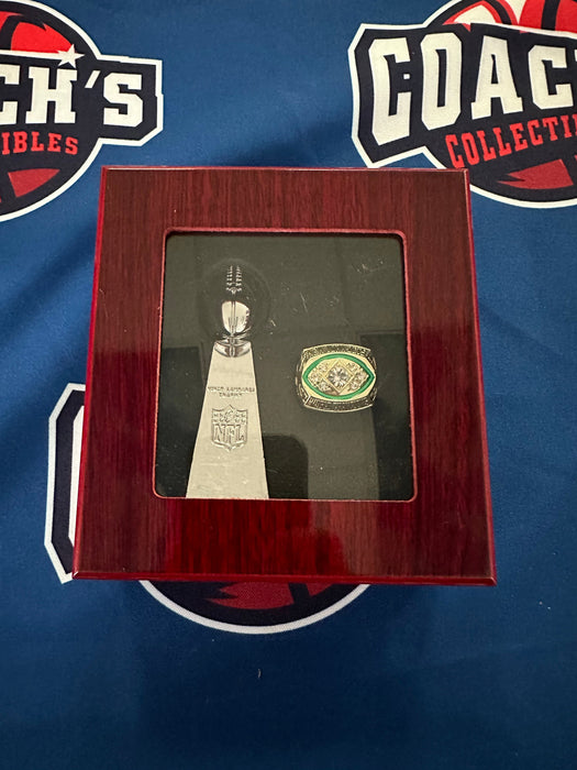 Super Bowl III New York Jets Replica Super Bowl Ring & Lombardi Trophy w/ Display Box