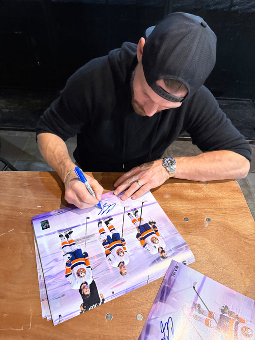 Cal Clutterbuck, Matt Martin & Casey Cizikas TRIPLE Autographed 11x14 Photo (JSA)