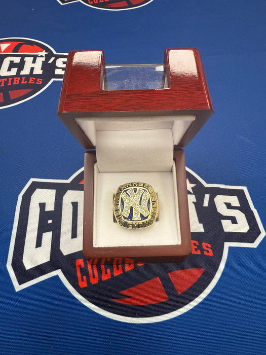 New York Yankee 1977 World Series Replica Ring w/ Display Box