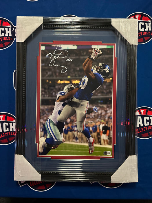 FRAMED Victor Cruz Autographed 11x17 Touchdown vs Cowboys Photo (Beckett)