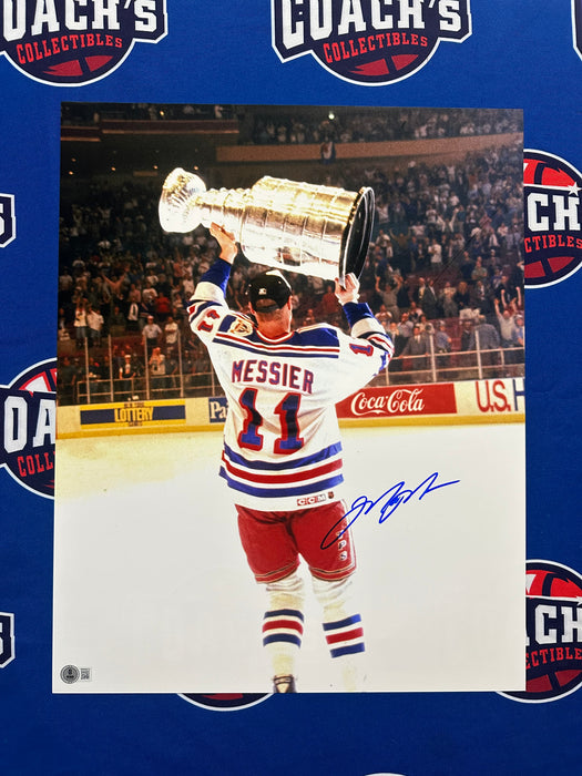 Mark Messier Autographed 16x20 Photo (Beckett)