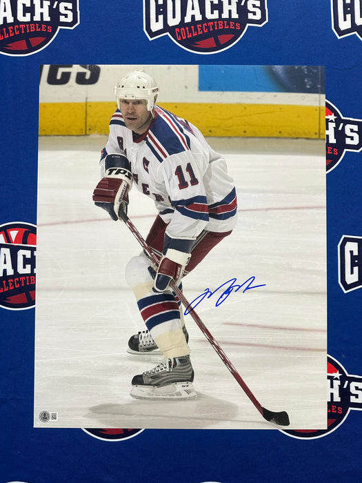 Mark Messier Autographed 16x20 Photo (Beckett)