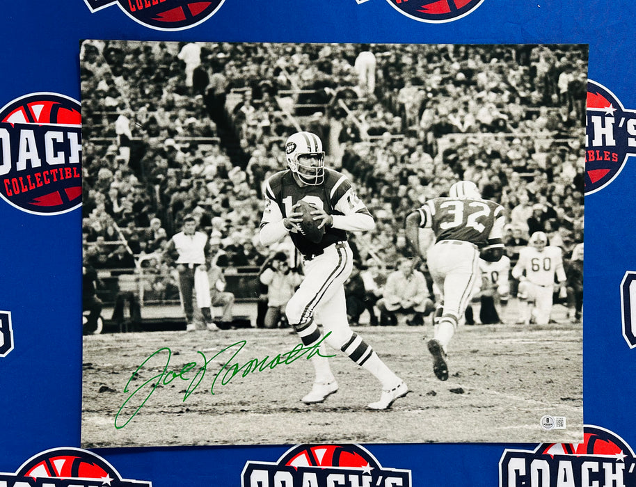 Joe Namath Autographed 16x20 Photo (Beckett)