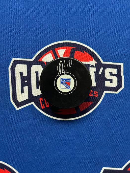 Artemi Panarin Autographed NY Rangers Logo Puck (Beckett)