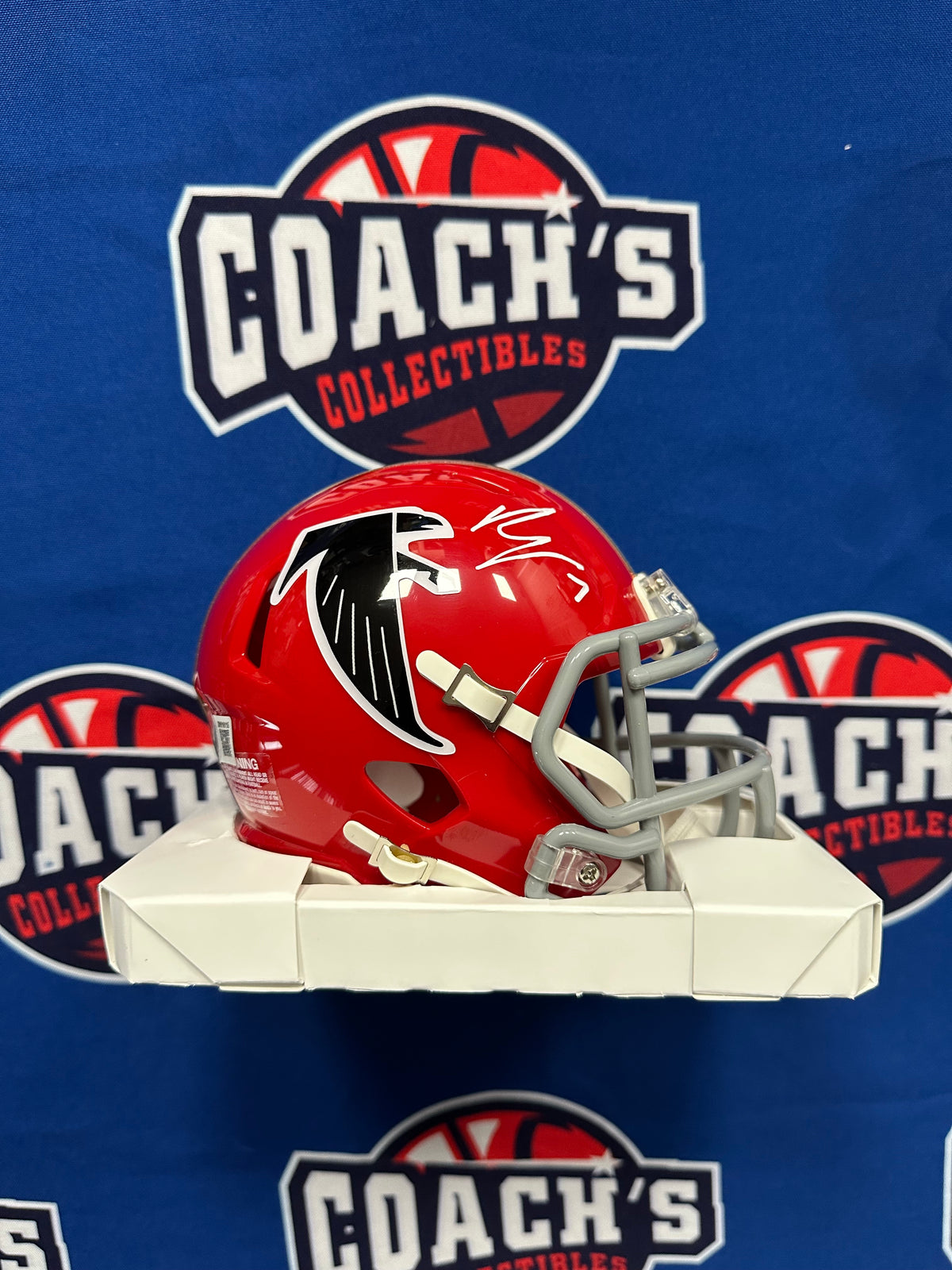 Bijan Robinson Autographed Atlanta Falcons Throwback Speed Mini Helmet (Beckett)