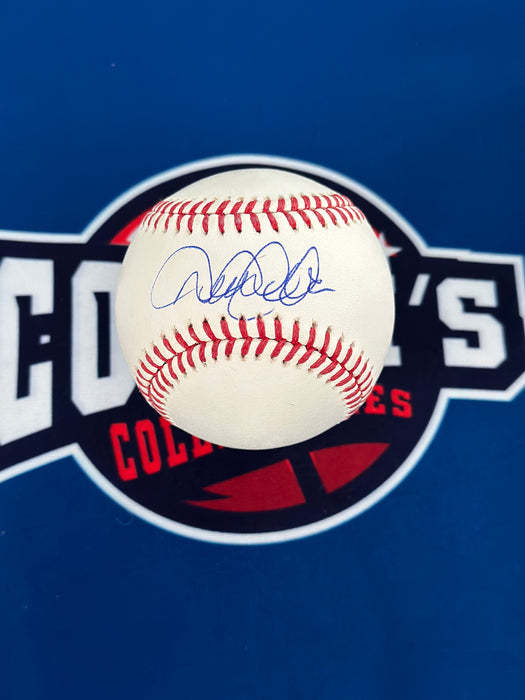 Derek Jeter Autographed OMLB (MLB)