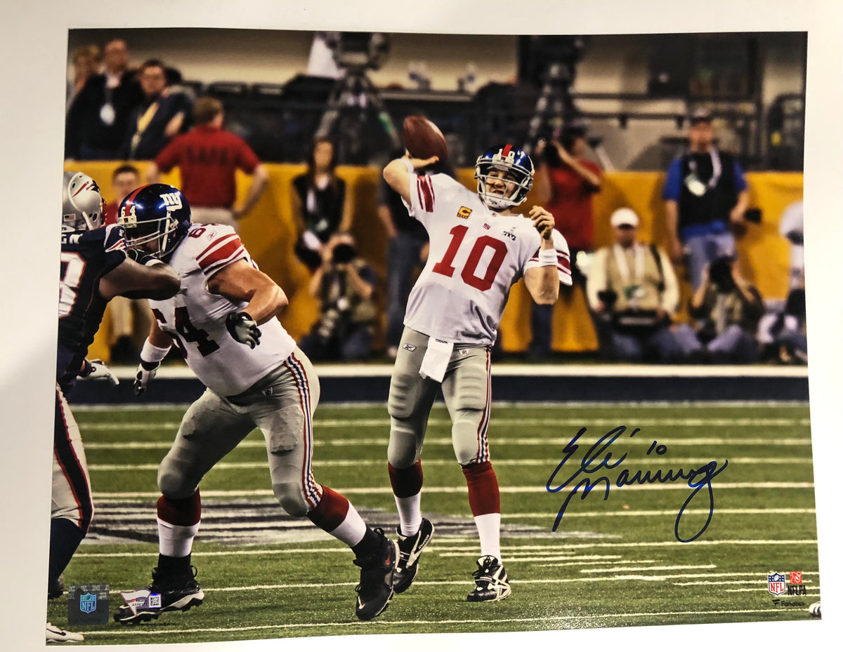 Eli Manning New York Giants Autographed 16'' x 20'' Super Bowl