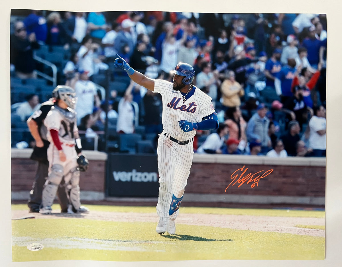 Autographed Starling Marte Photo - 8x10