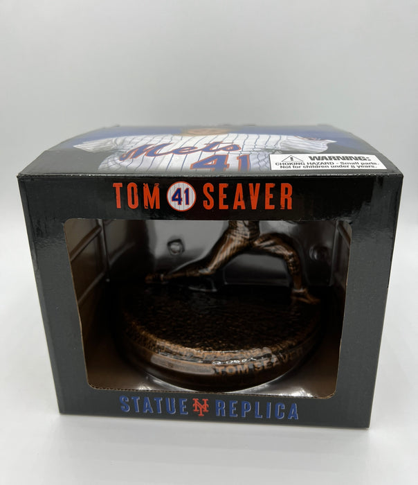 Tom Seaver Mini Statue Stadium Giveaway
