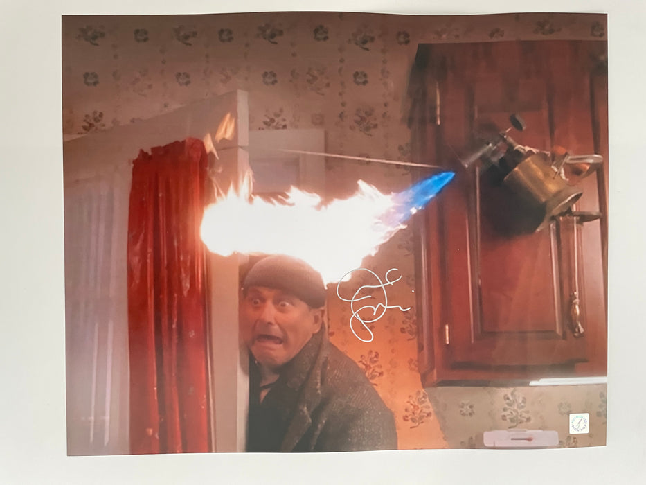 Joe Pesci Autographed 16x20 Home Alone Photo (Authentic Signings)